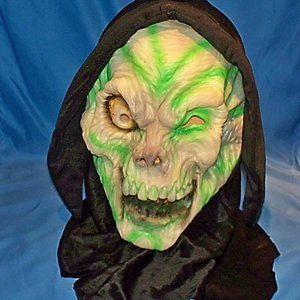 HALLOWEEN MASK " GREEN- EYED MONSTER" HOODED SCARY MASK KIDS / ADULTS
